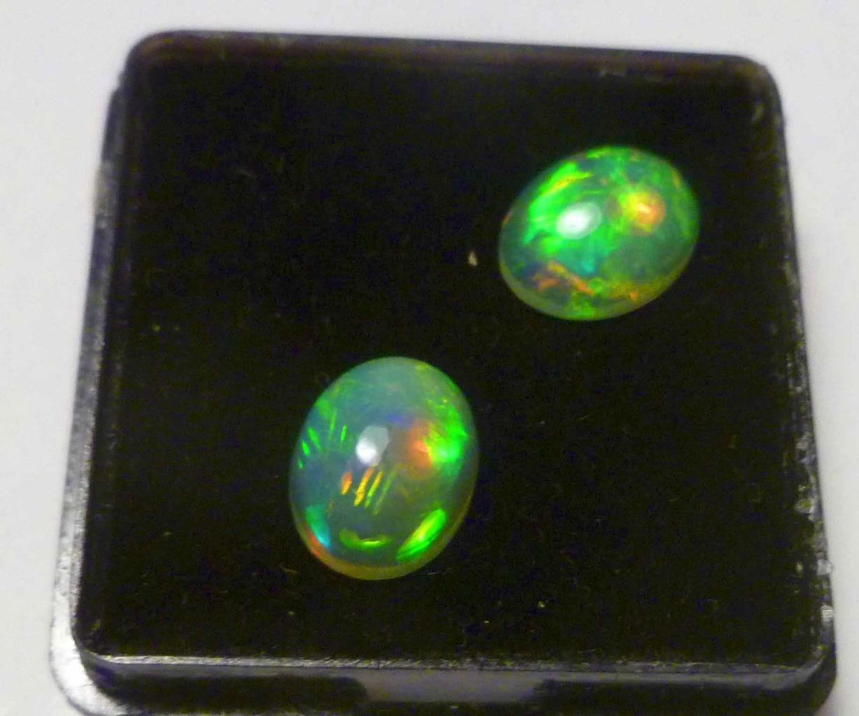 9x7mm Firey Pair Opal Gemstones Cabochons Ethiopian Ethiopia 2.32 cts
