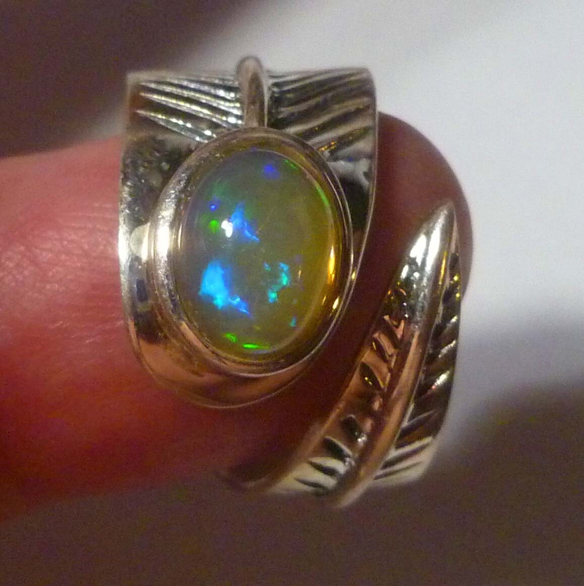 Sale Welo Opal 925 sterling silver bypass ring size 9 Adjustable
