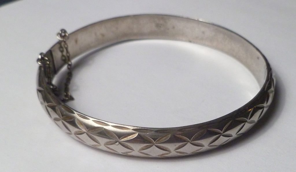 Minimalist 925 Sterling Silver Bangle bracelet 9mm Safety Clasp 9.8 g
