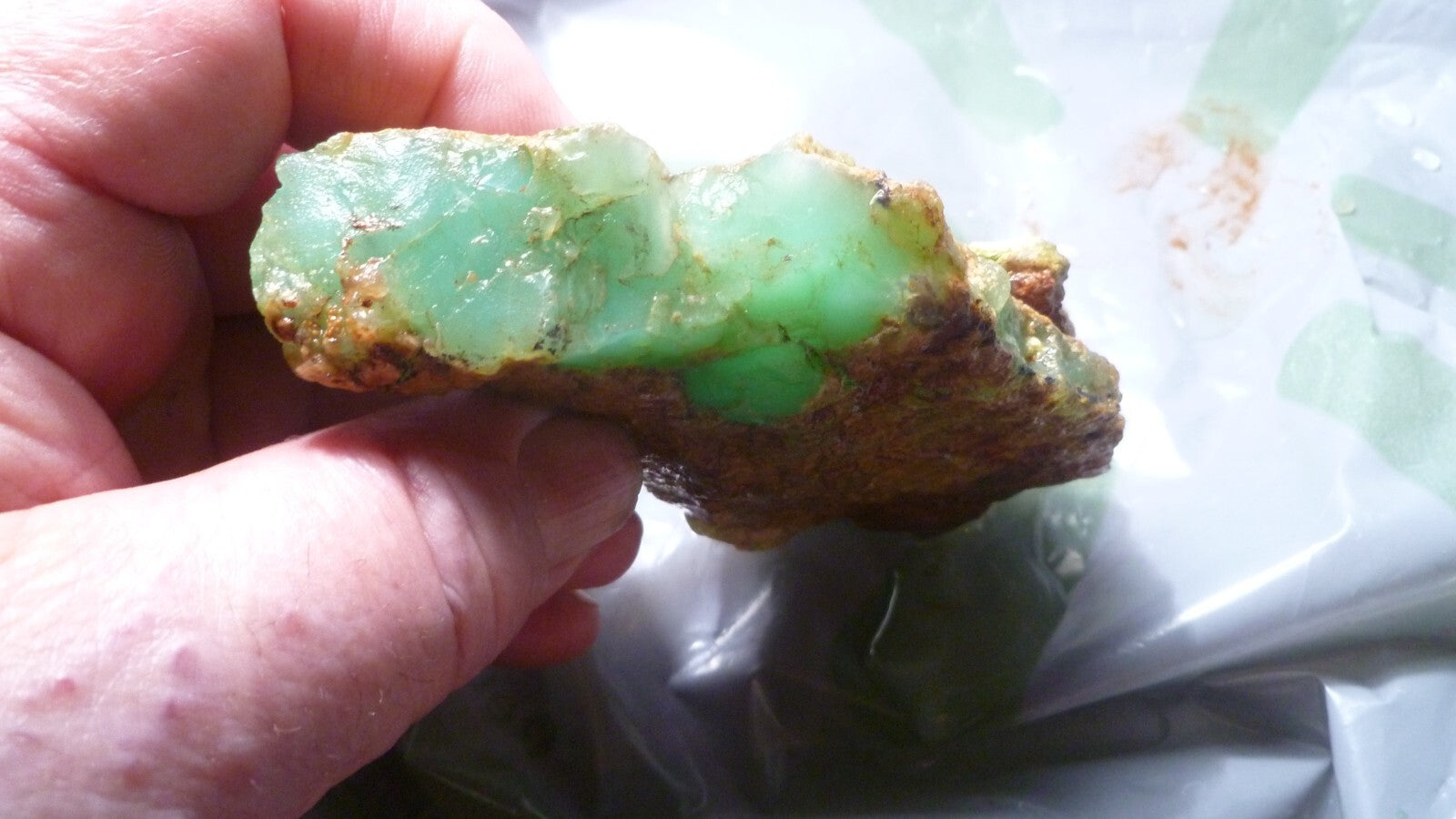 Chrysoprase Rough Stone Rare Apple Green Gemstone Lapidary Cabs 208g Australia
