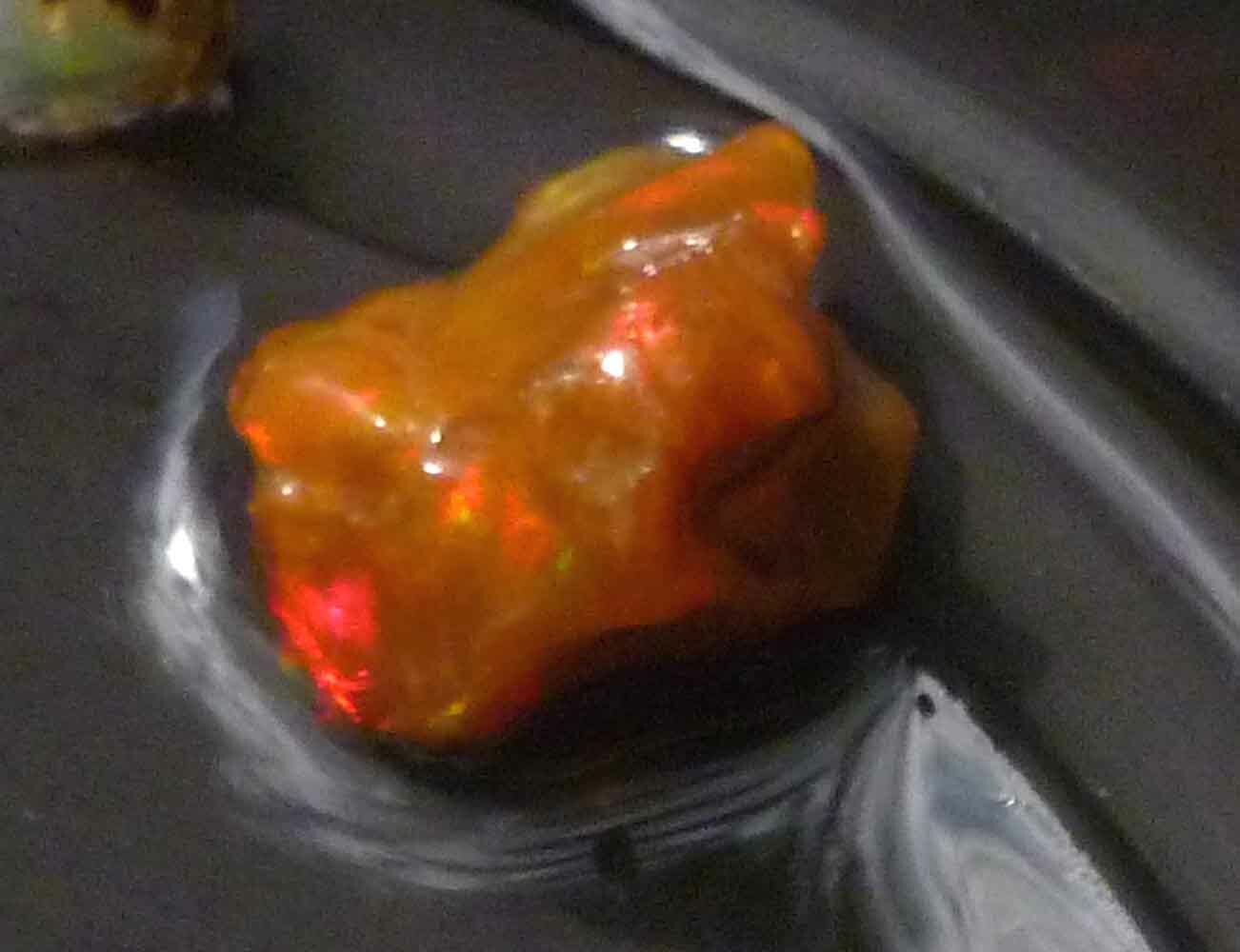 RED FLASH!  Welo Ethiopia Precious Opal Rough 16.6 carats Ethiopian