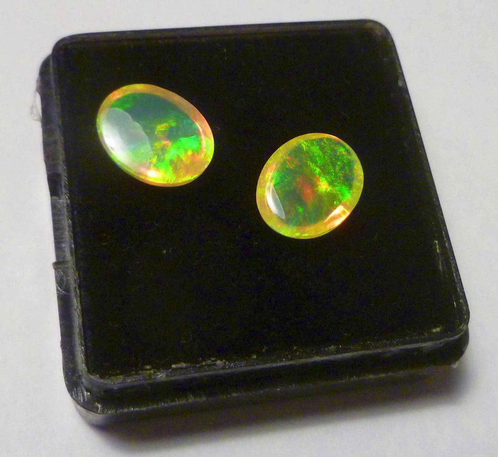 9x7mm Firey Pair Opal Gemstones Cabochons Ethiopian Ethiopia 2.32 cts