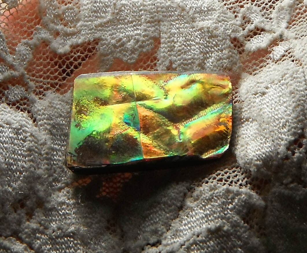 17cts AMMOLITE Color Change GEM! Gemstone Amazing! 25x17mm