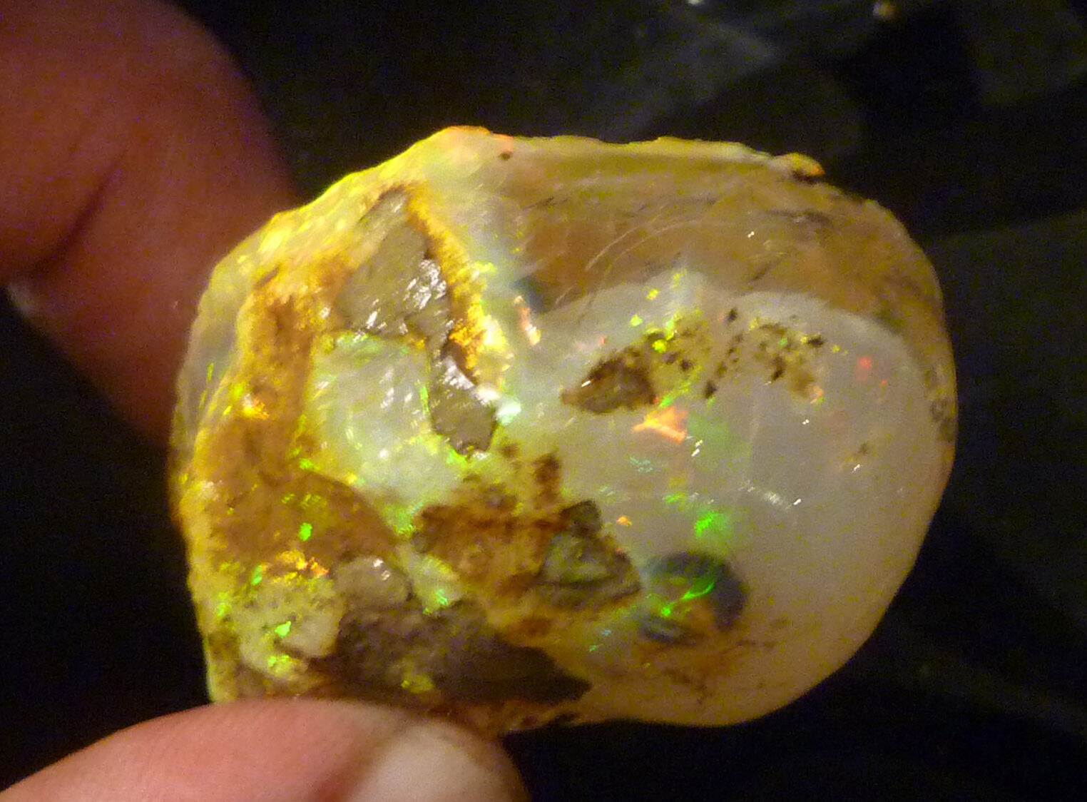 Rare Ghost OPAL Ethiopia Precious Opal Crystal with a Ghost 180.3cts