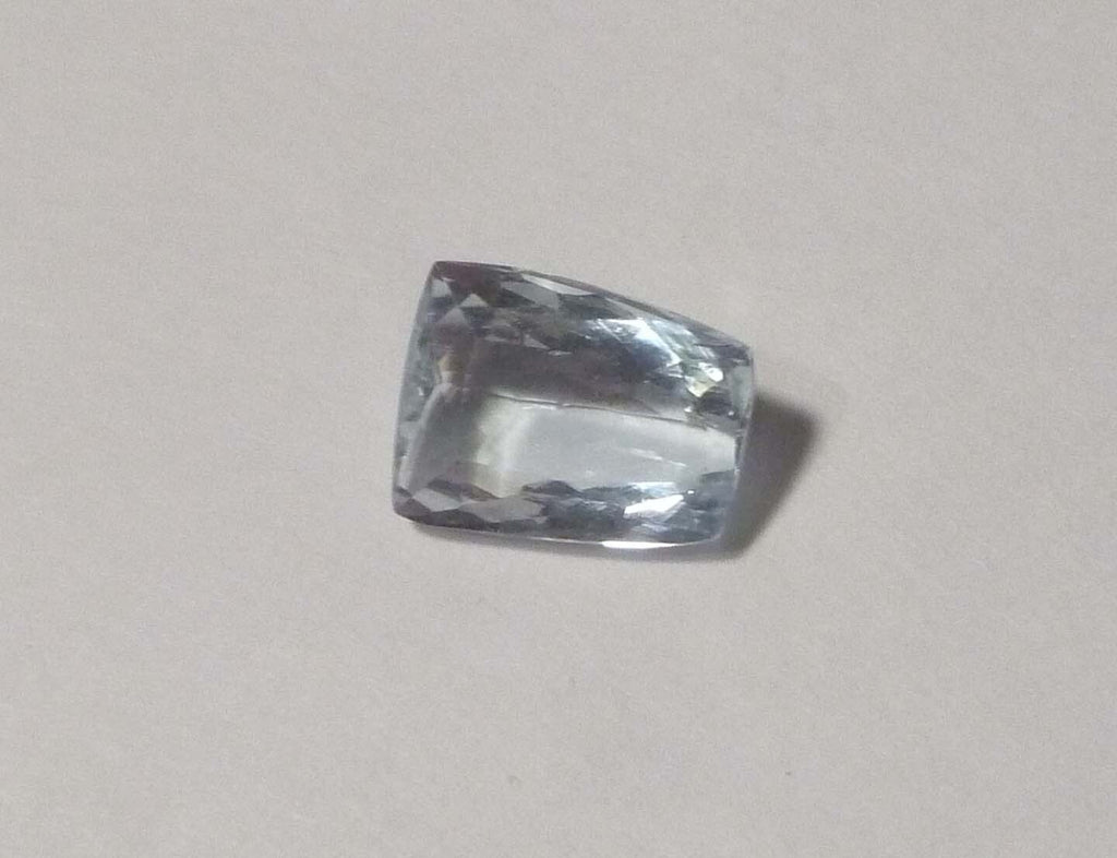 2.80cts Stunning Natural Aquamarine Tapered Cushion Shape Gemstone 10x8