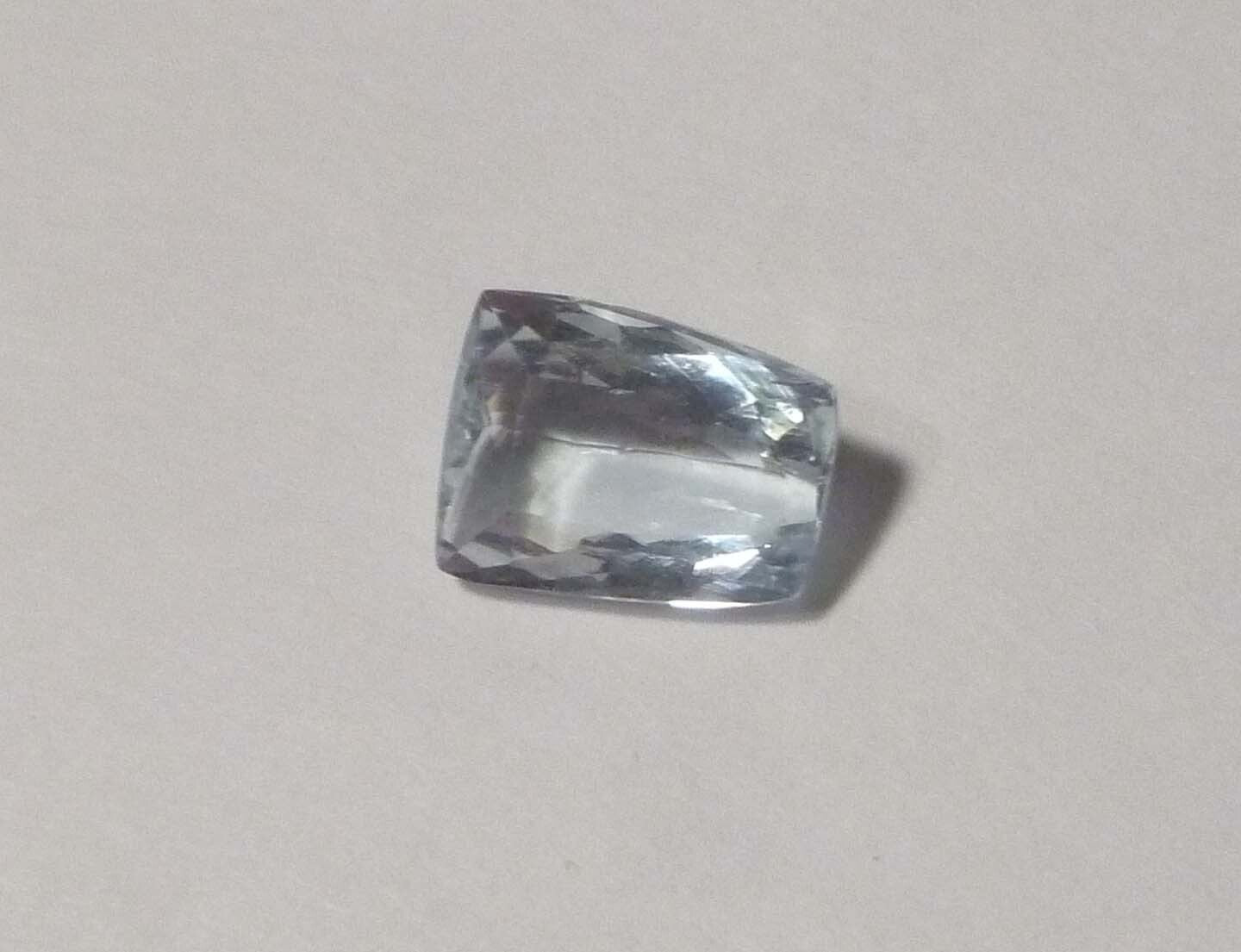 2.80cts Stunning Natural Aquamarine Tapered Cushion Shape Gemstone 10x8