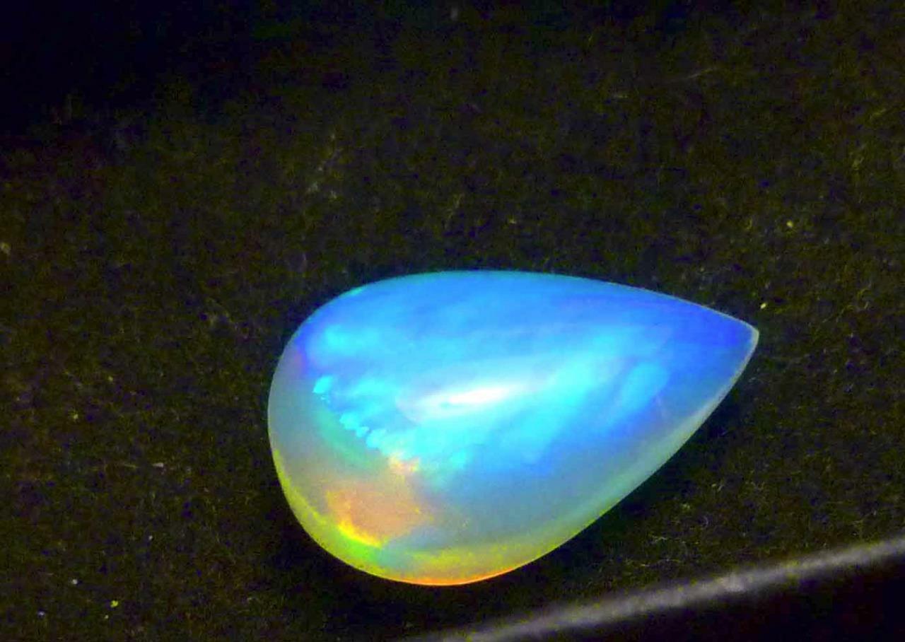 AAA+ Ethiopian Precious Crystal Welo Opal Teardrop Gemstone FLASH 7.0 carats Gem