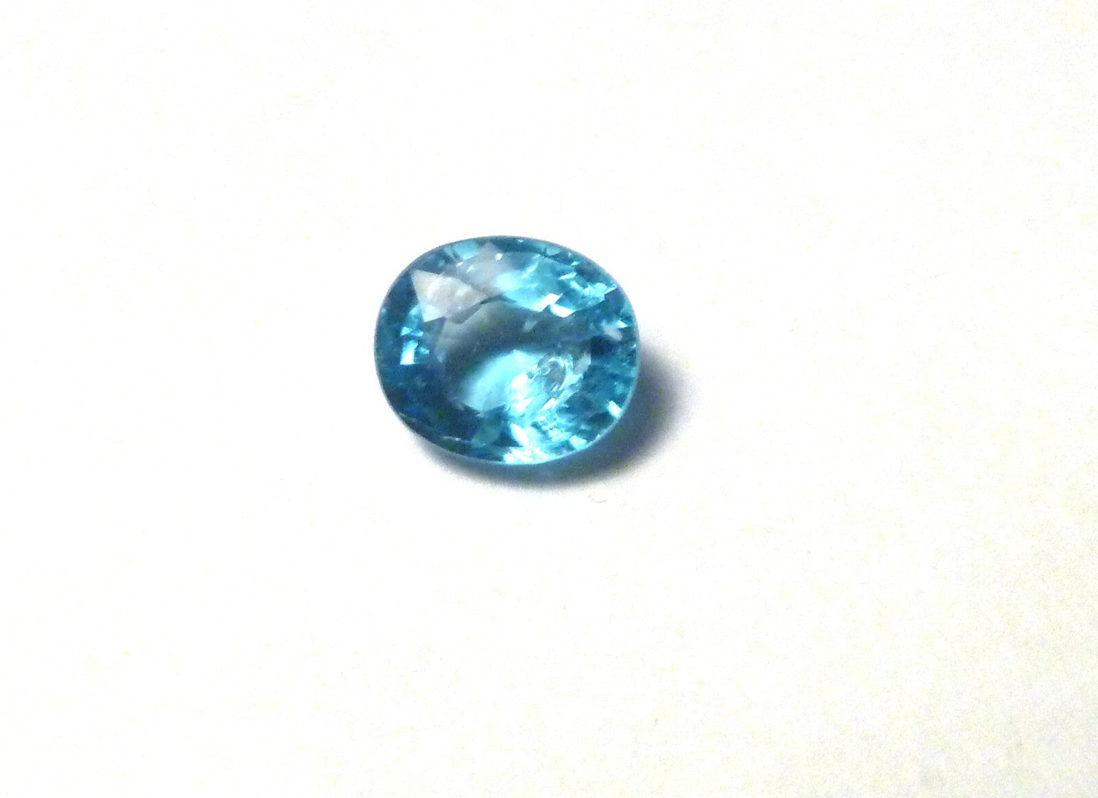 1.45 ct Natural gem Neon Blue  Apatite 7.5x6.5mm Gemstone VVS Quality