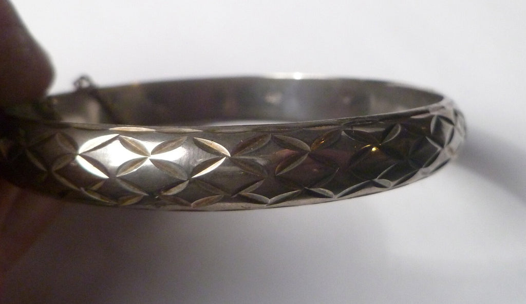 Minimalist 925 Sterling Silver Bangle bracelet 9mm Safety Clasp 9.8 g