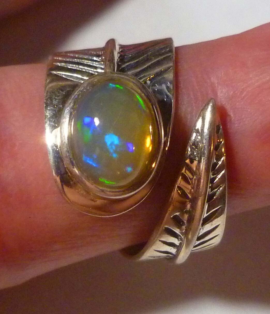 Sale Welo Opal 925 sterling silver bypass ring size 9 Adjustable