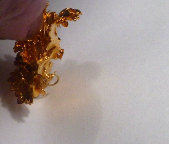 Real Parsley Leaf Pendant 24k Gold Plated 3.24g
