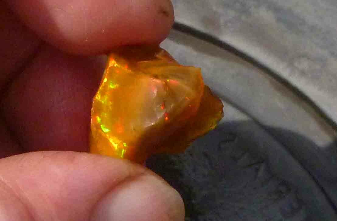 RED FLASH!  Welo Ethiopia Precious Opal Rough 16.6 carats Ethiopian