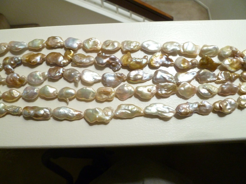 AA Very Big 17 Pearls per 15.5" Strand 20-30mm Size, White baroque pearl 